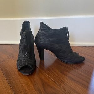 Paul Green Malory Peep Toe Bootie Sz 7.5